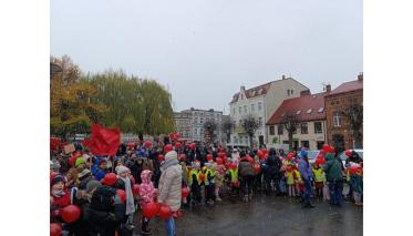 Przemarsz w ramach Ogólnopolskiej Kampanii "Dzieciństwo bez przemocy"